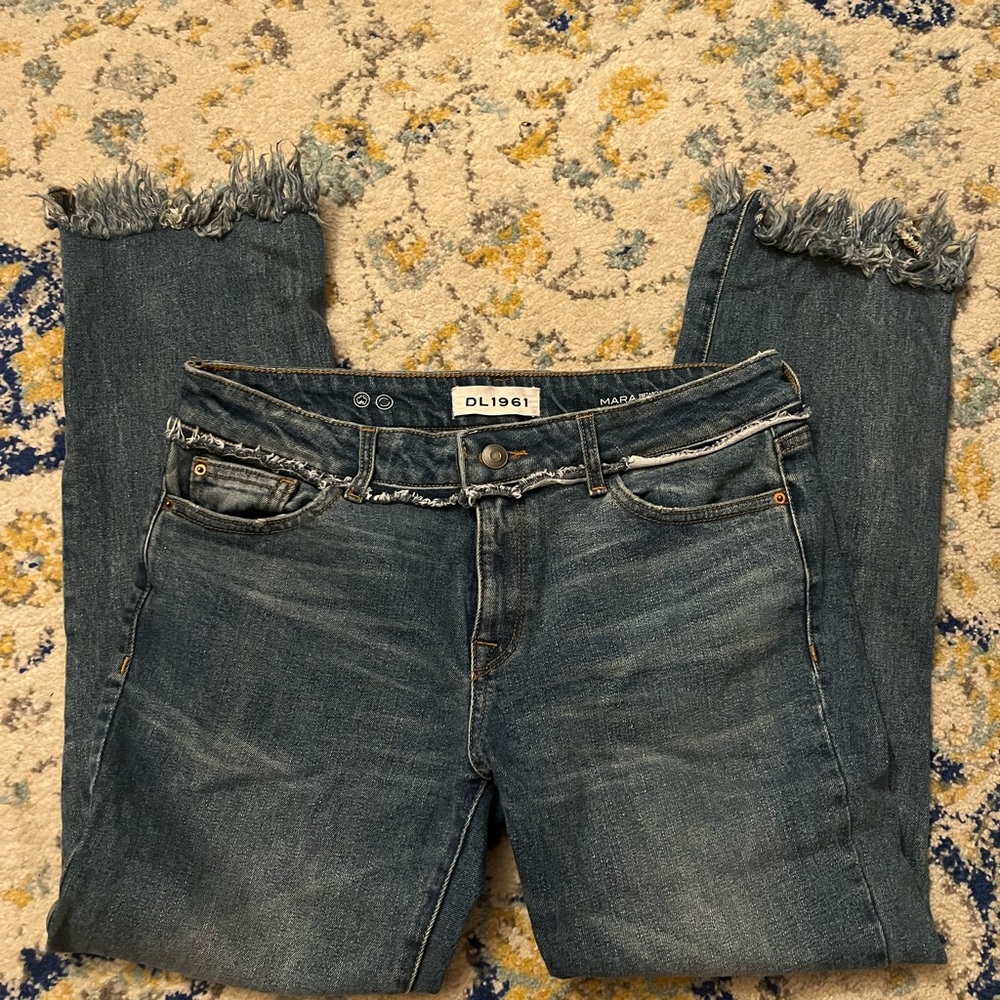DL1961 Women's MARA Straight Ankle Frayed Hem Blue Jeans